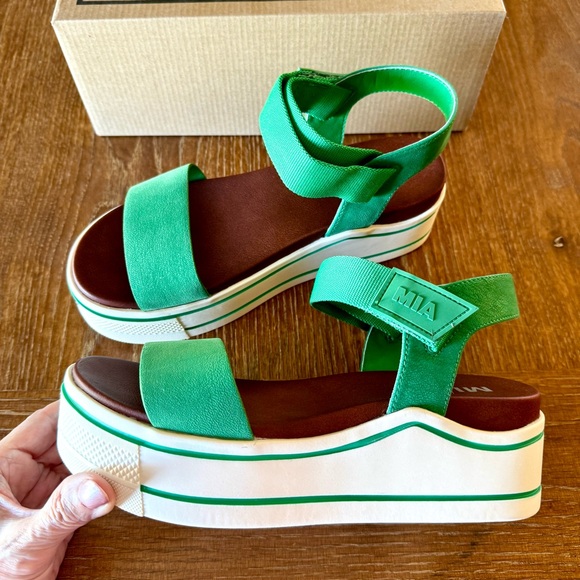 NIB Mia grass green Odelia flatform / wedge sandal 8M - Picture 3 of 12